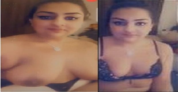 Sexy Desi Girl Boobs Show Video Call